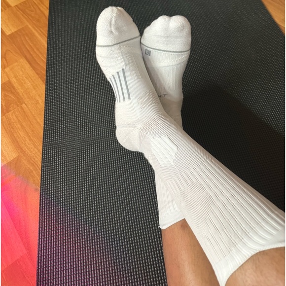 Coolmax Compression Running Cushion Crew Socks, Anti-Blister Moisture Wicking - Picture 8 of 8